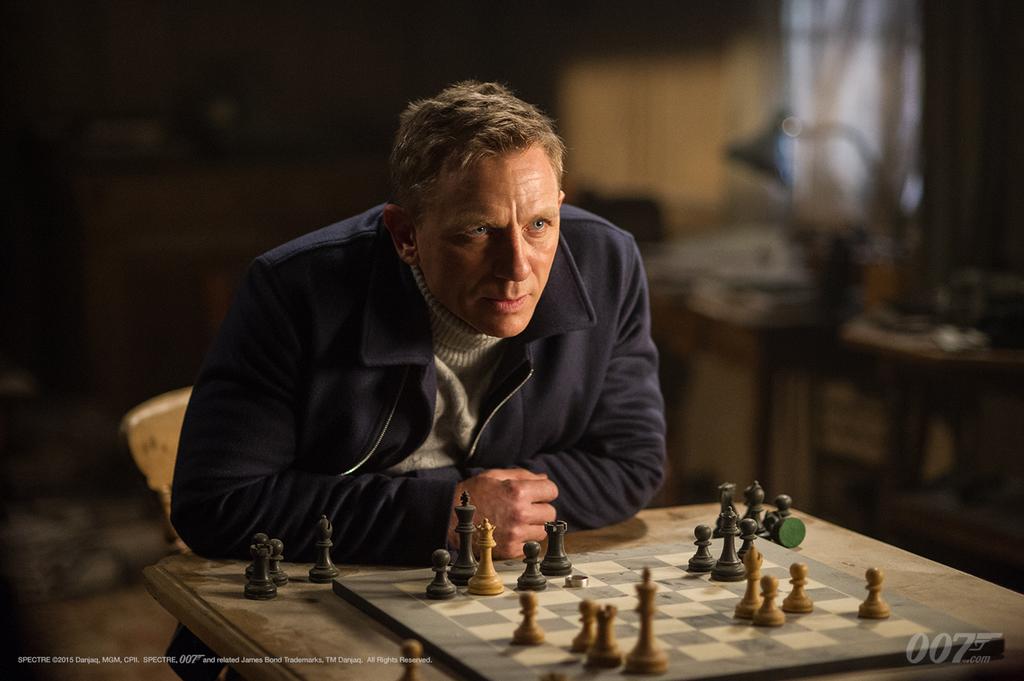 SPECTRE-James-Bond-playing-chess